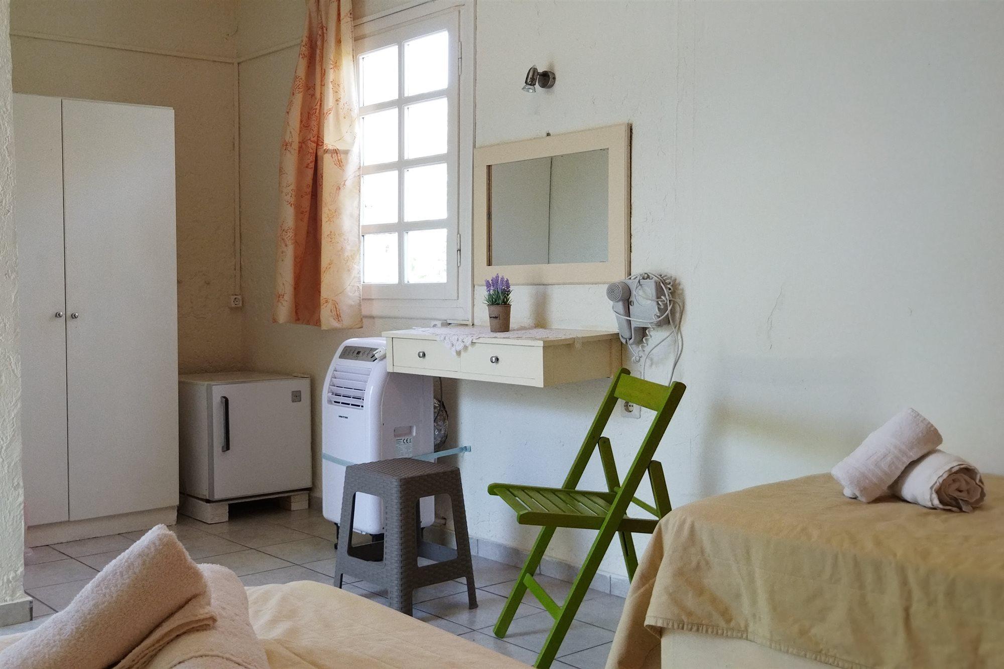 Cleo Rooms 250M From The Beach มาเลีย ภายนอก รูปภาพ