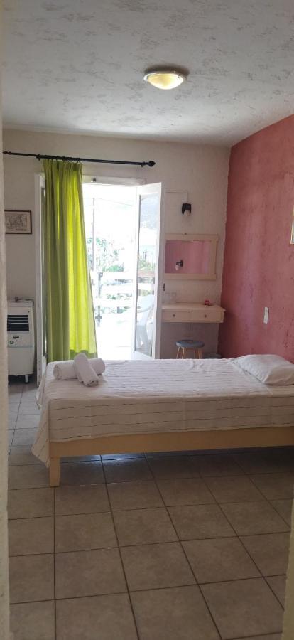 Cleo Rooms 250M From The Beach มาเลีย ภายนอก รูปภาพ